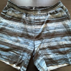 Lulu Lemon shorts 🍋